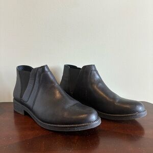 Clark  Black Leather Chelsea Boots